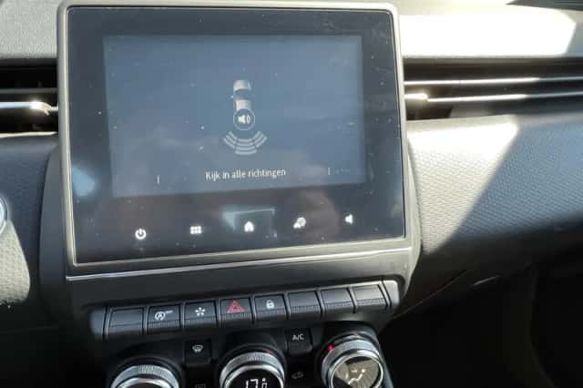 Renault Clio (2021) thumbnail 19