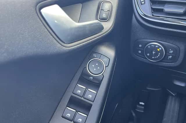 Ford Fiesta (2021) thumbnail 11