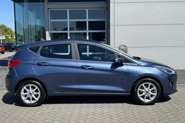 Ford Fiesta (2021) thumbnail 4