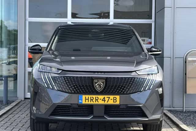 Peugeot 3008 (2025) thumbnail 2