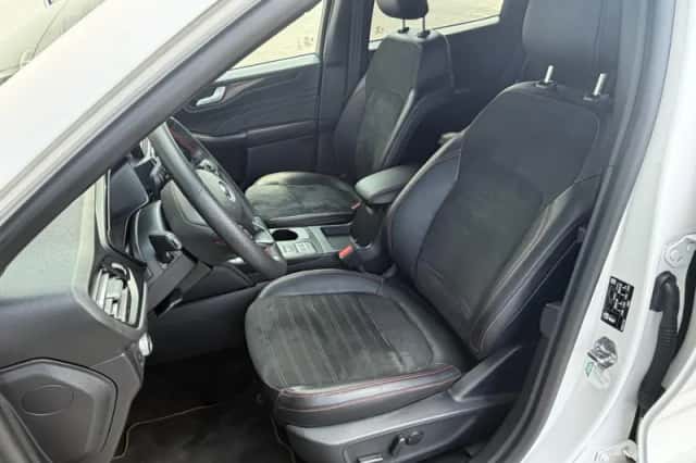 Ford Kuga (2022) thumbnail 19