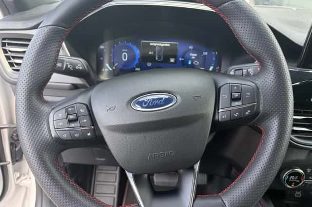 Ford Kuga (2022) thumbnail 24