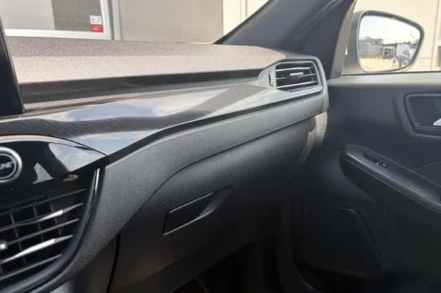 Ford Kuga (2022) thumbnail 33