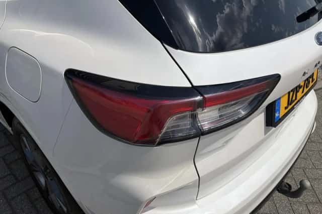 Ford Kuga (2022) thumbnail 9