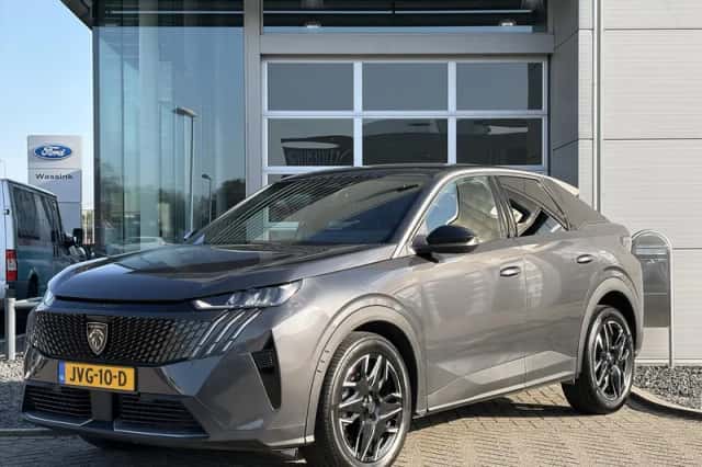 Peugeot 3008 (2025) thumbnail 2