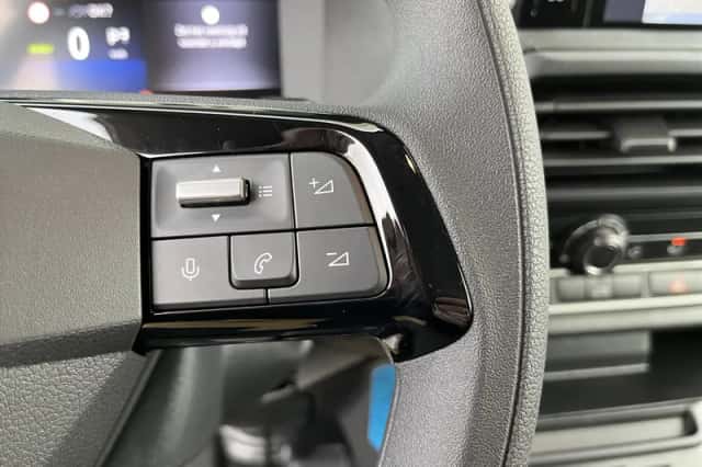 Opel Vivaro-e (2025) thumbnail 16