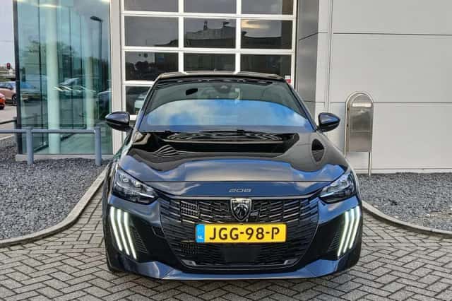 Peugeot 208 (2024) thumbnail 3
