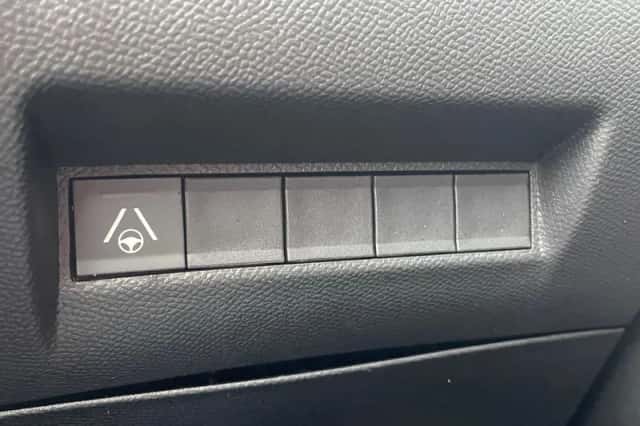 Peugeot 208 (2024) thumbnail 26