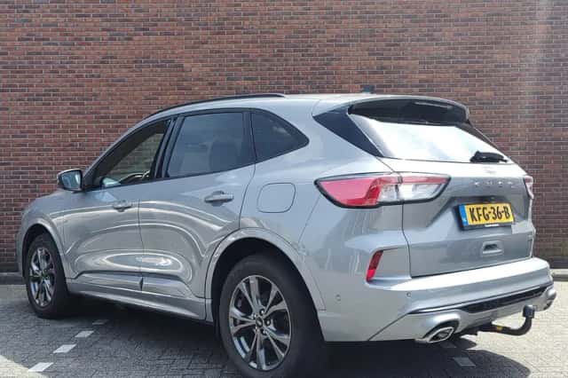 Ford Kuga (2023) thumbnail 3