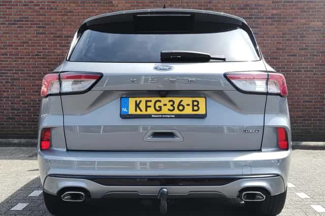 Ford Kuga (2023) thumbnail 4