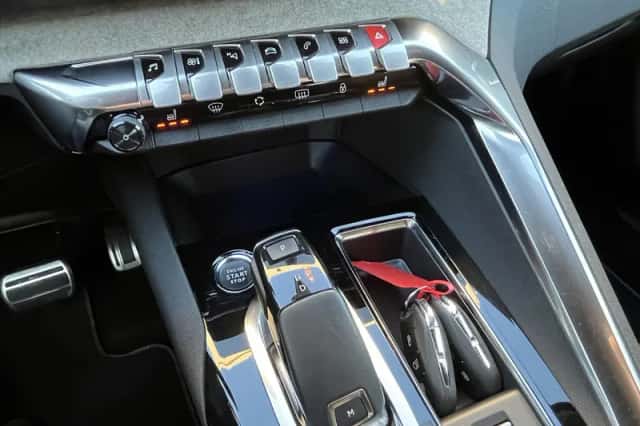 Peugeot 5008 (2022) thumbnail 16