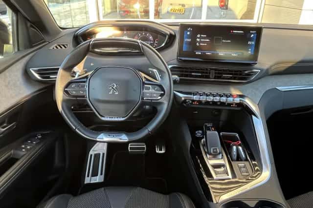 Peugeot 5008 (2022) thumbnail 19