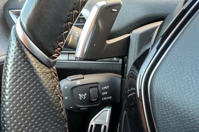 Peugeot 5008 (2022) thumbnail 9