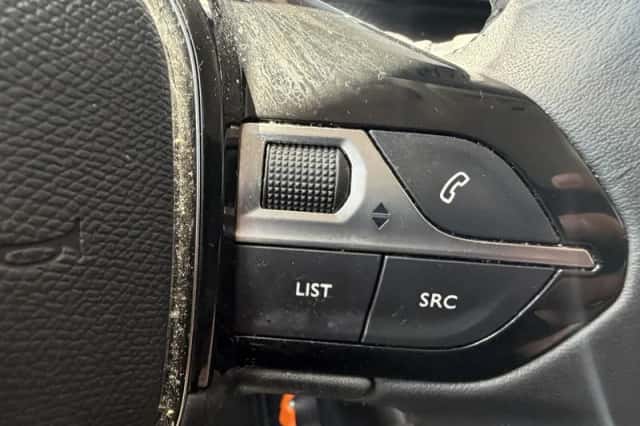 Peugeot 208 (2021) thumbnail 17