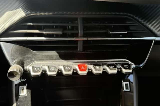 Peugeot 208 (2021) thumbnail 27