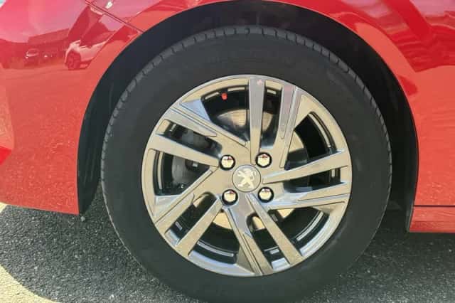 Peugeot 208 (2021) thumbnail 10