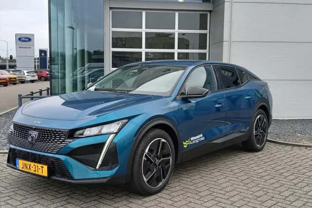 Peugeot 408 (2025) thumbnail 2