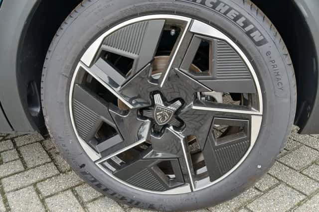 Peugeot 408 (2025) thumbnail 9