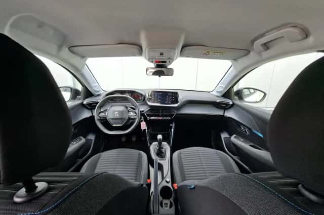 Peugeot 208 (2023) thumbnail 11