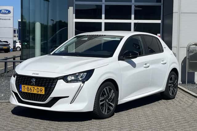 Peugeot 208 (2023) thumbnail 3
