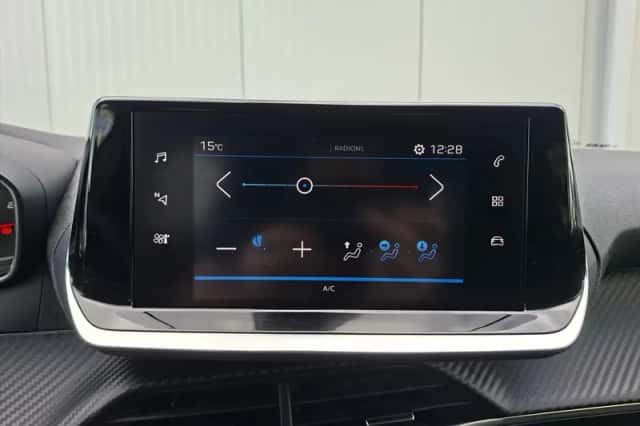 Peugeot 208 (2023) thumbnail 23