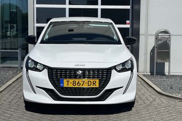 Peugeot 208 (2023) thumbnail 4