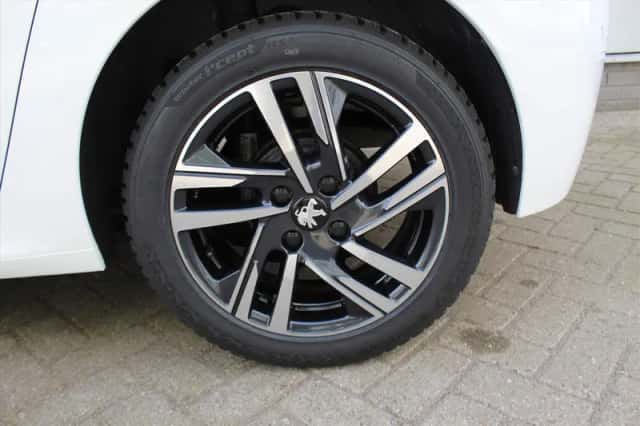 Peugeot 208 (2023) thumbnail 35