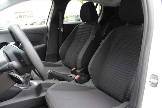 Peugeot 208 (2023) thumbnail 38