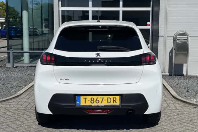 Peugeot 208 (2023) thumbnail 5