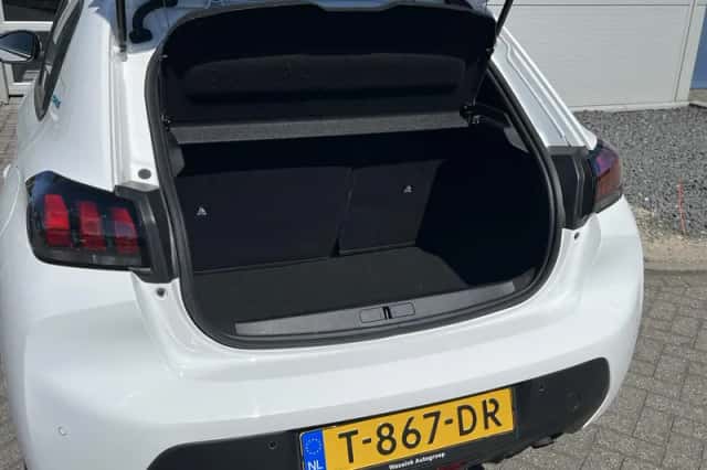 Peugeot 208 (2023) thumbnail 42