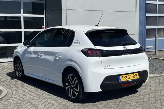 Peugeot 208 (2023) thumbnail 9