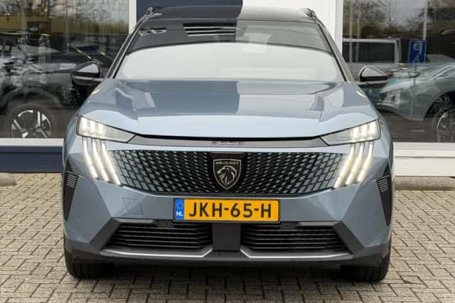 Peugeot 5008 (2025) thumbnail 4