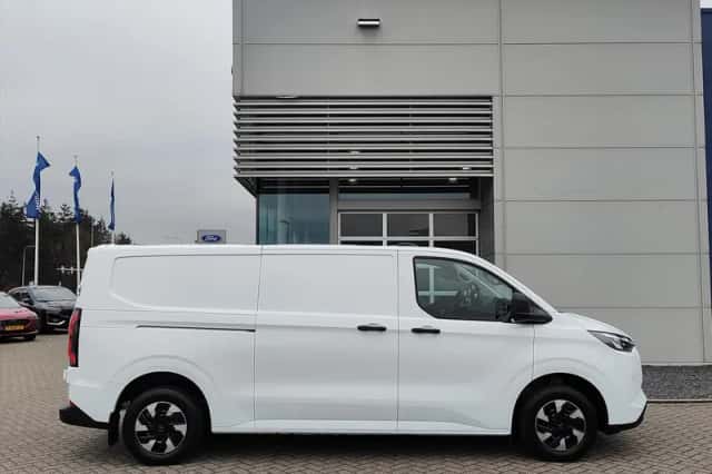 Ford Transit Custom (2026) thumbnail 5
