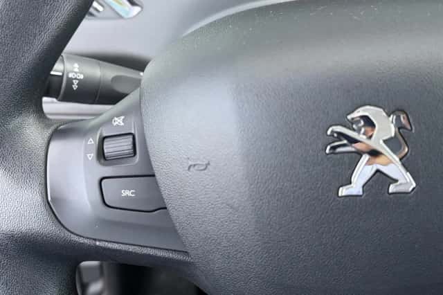 Peugeot 208 (2019) thumbnail 19