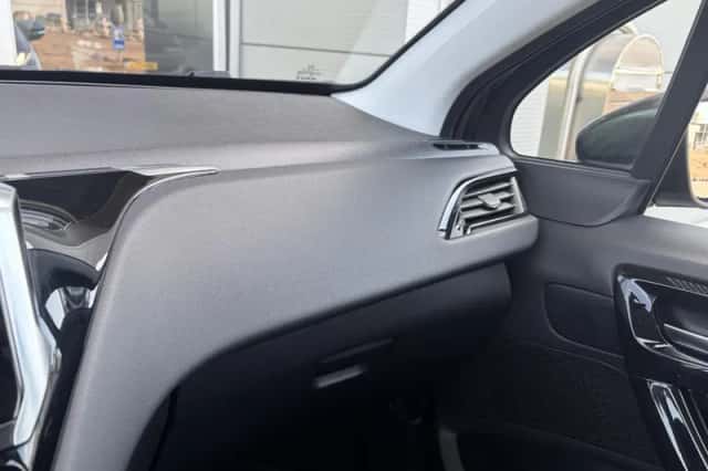 Peugeot 208 (2019) thumbnail 29