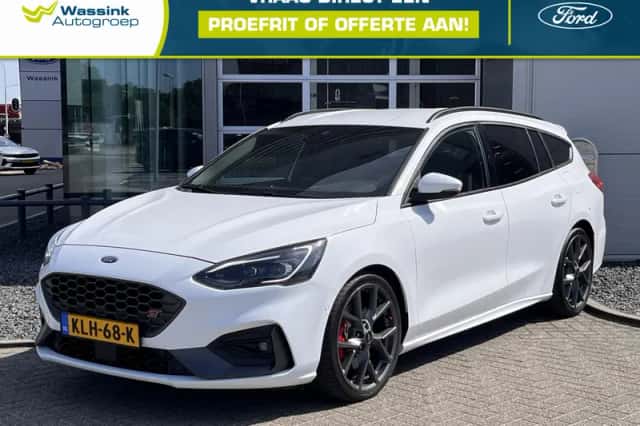 Ford Focus (2021) thumbnail 1