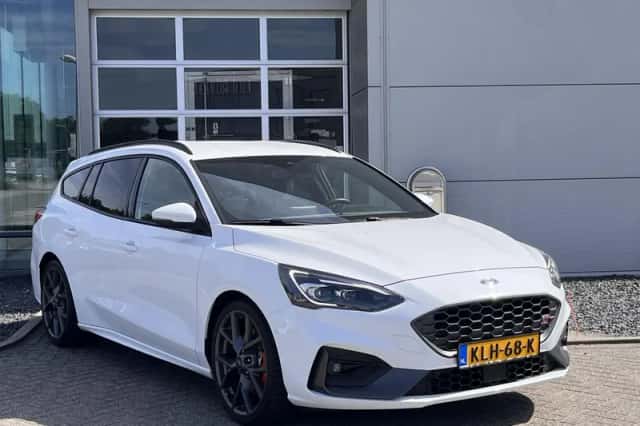 Ford Focus (2021) thumbnail 2