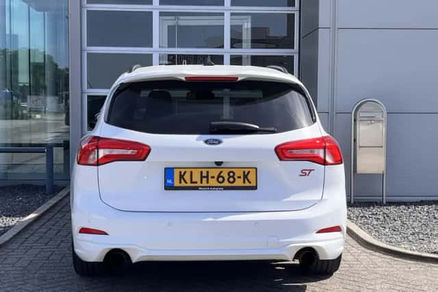 Ford Focus (2021) thumbnail 5