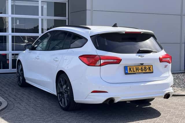 Ford Focus (2021) thumbnail 6