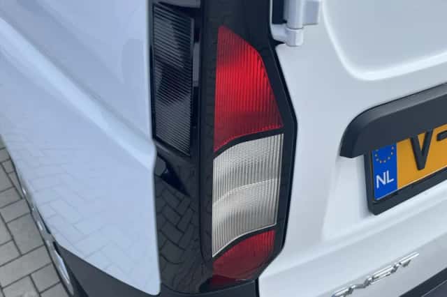 Ford Transit Connect (2024) thumbnail 16