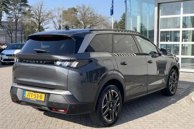 Peugeot 5008 (2025) thumbnail 9
