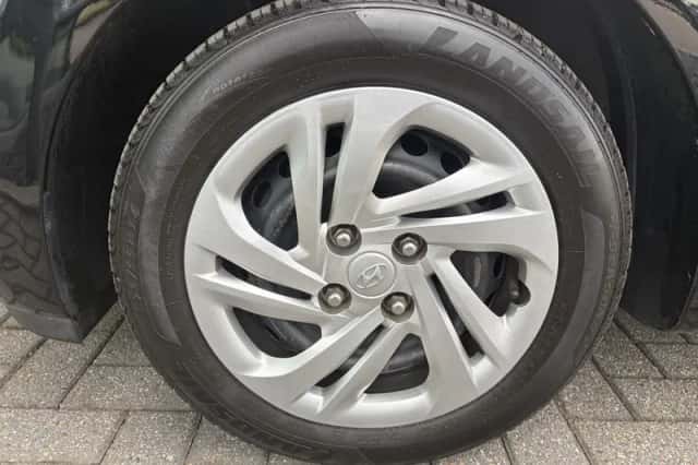 Hyundai i10 (2021) thumbnail 11