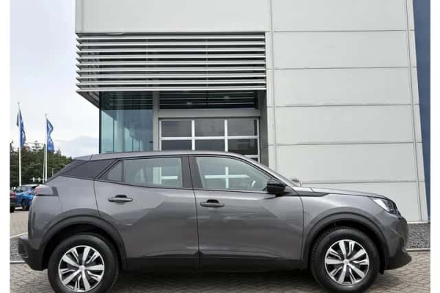 Peugeot 2008 (2023) thumbnail 5