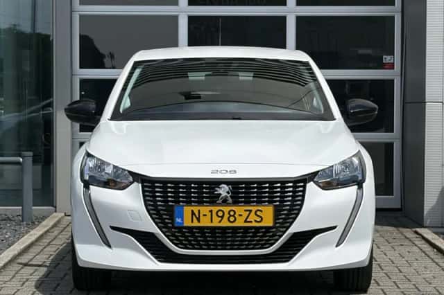 Peugeot 208 (2022) thumbnail 2