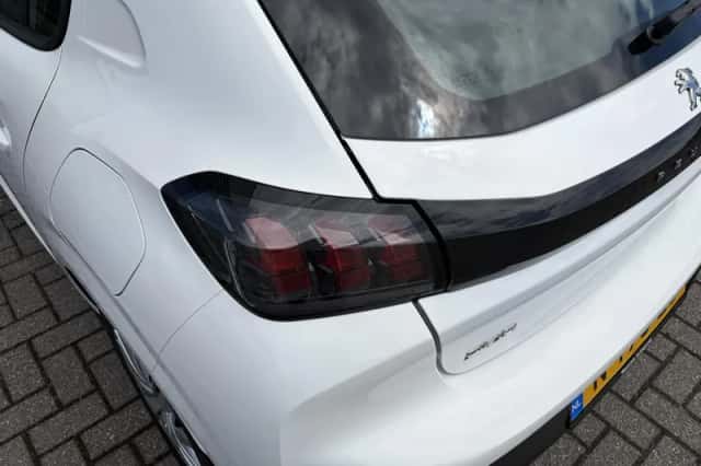 Peugeot 208 (2022) thumbnail 12