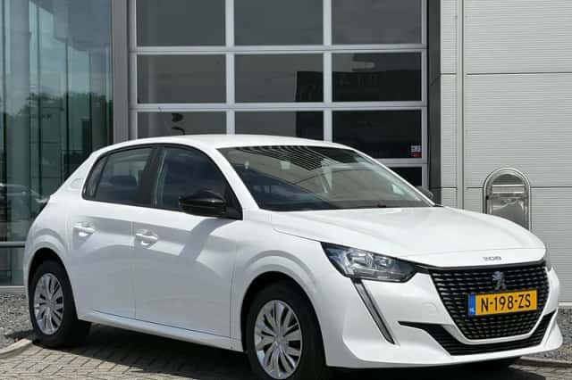 Peugeot 208 (2022) thumbnail 3