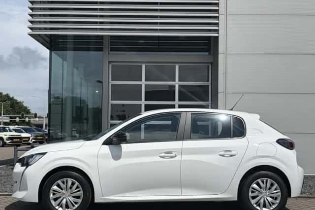 Peugeot 208 (2022) thumbnail 5
