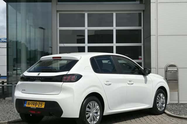 Peugeot 208 (2022) thumbnail 7