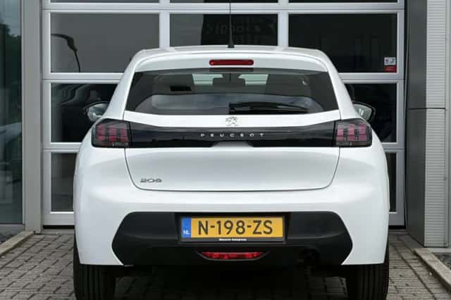 Peugeot 208 (2022) thumbnail 8