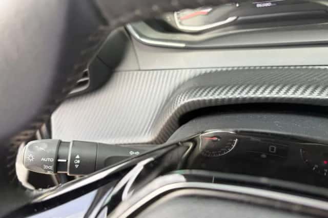 Peugeot 2008 (2022) thumbnail 12